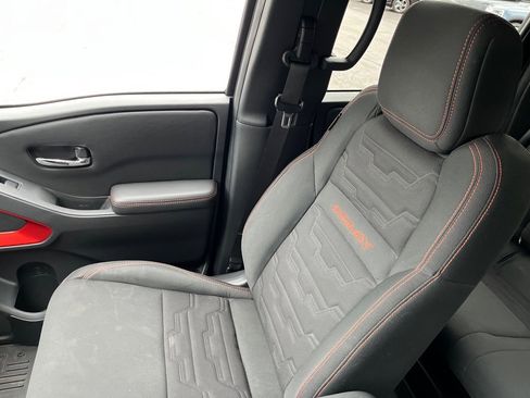 Used 2023 Nissan Frontier PRO-4X w/ Technology Package image 17