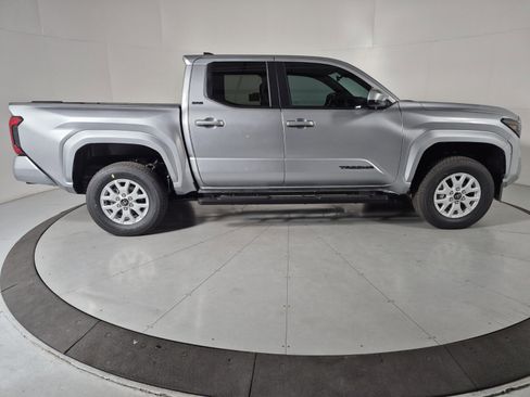 New 2026 Toyota Tacoma SR5 AWD/4WD image 5