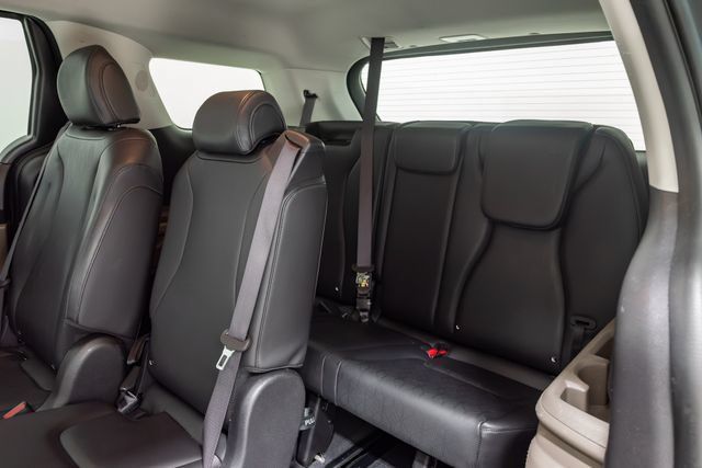 Certified 2025 Kia Carnival FWD image 22