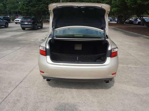 Used 2013 Lexus ES 350 w/ Luxury Pkg FWD image 16