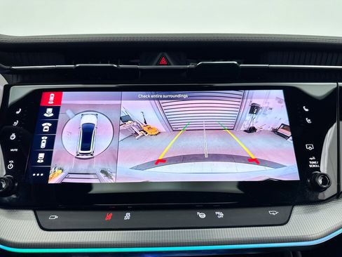 Used 2024 Jeep Wagoneer Launch Edition image 9