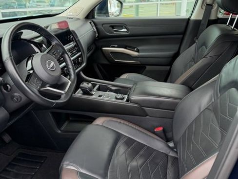 Certified 2022 Nissan Pathfinder Platinum w/ Cargo Package image 6