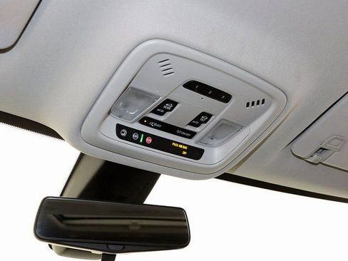 Used 2020 Chevrolet Traverse LT w/ LT Premium Package image 24