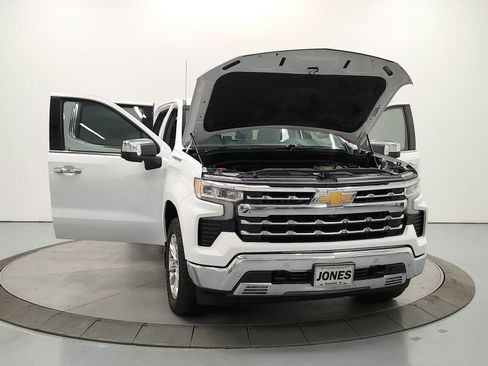 Used 2023 Chevrolet Silverado 1500 LTZ AWD/4WD image 11