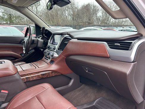 Used 2018 Chevrolet Suburban Premier AWD/4WD image 9