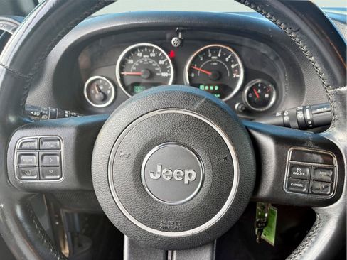 Used 2015 Jeep Wrangler Unlimited Sport w/ Quick Order Package 24S AWD/4WD image 19
