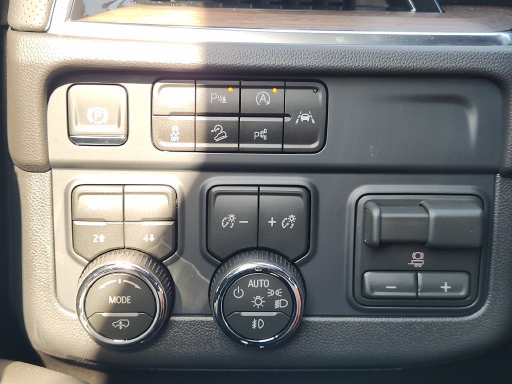 New 2026 Chevrolet Tahoe High Country AWD/4WD image 17