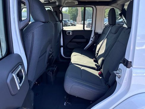 New 2026 Jeep Wrangler Unlimited Sahara AWD/4WD image 19