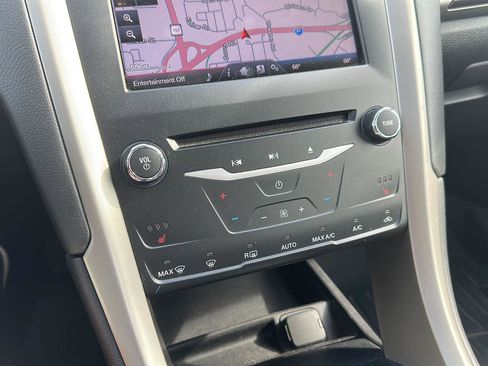 Used 2013 Ford Fusion SE FWD image 20