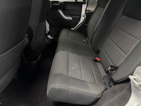 Used 2012 Jeep Wrangler Unlimited Sahara w/ Connectivity Group image 11