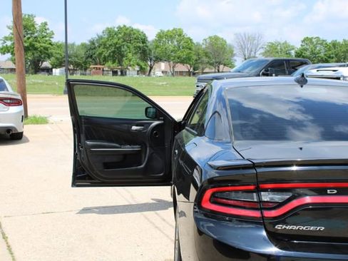 Used 2020 Dodge Charger SXT w/ Plus Group RWD image 9