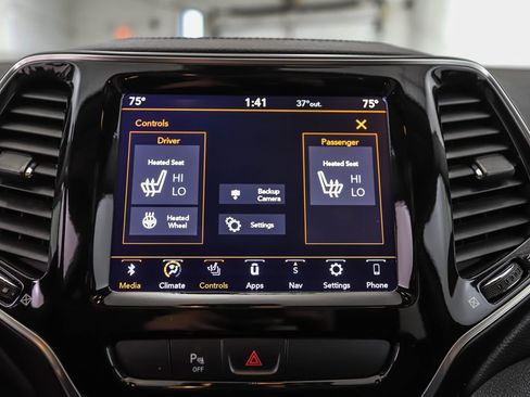 Used 2020 Jeep Cherokee Limited image 17