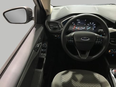 Used 2020 Ford Escape SE image 5