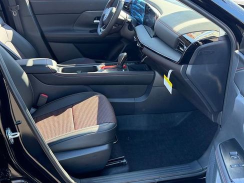 New 2026 Nissan Kicks SR FWD image 25