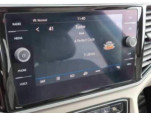 Used 2018 Volkswagen Atlas SEL Premium image 18