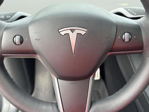 Used 2024 Tesla Model Y Performance AWD/4WD image 21