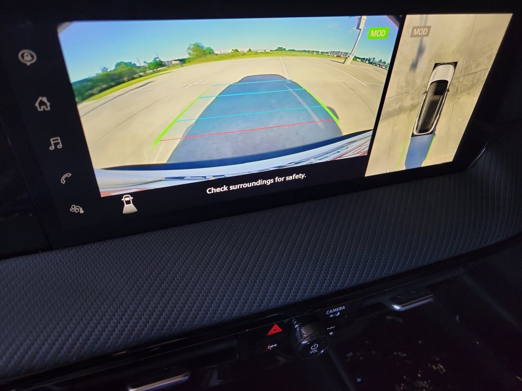 Certified 2025 Nissan Kicks SR FWD image 20