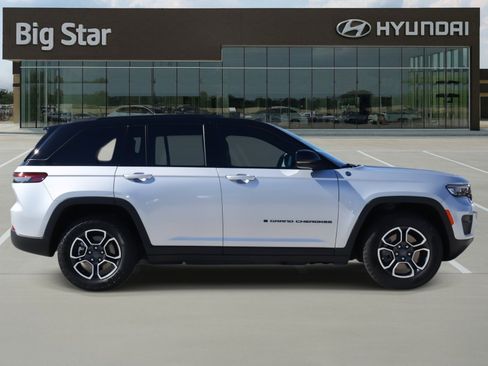 Used 2022 Jeep Grand Cherokee Trailhawk image 5