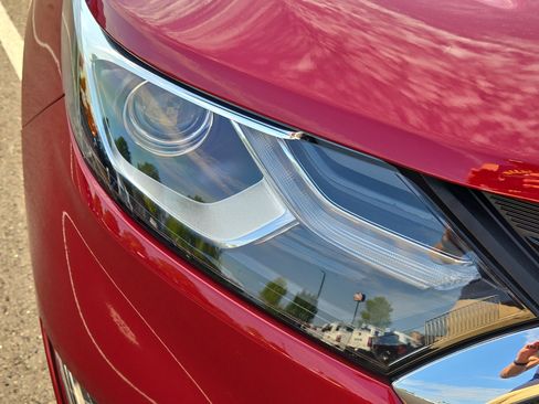 Used 2020 Chevrolet Equinox LT w/ LPO, Floor Liner Package FWD image 4