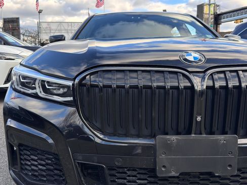 Used 2022 BMW 750i xDrive 750i xDrive w/ Executive Package image 9