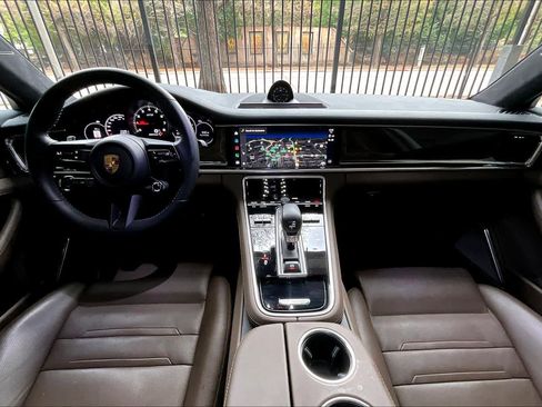Used 2022 Porsche Panamera GTS image 15