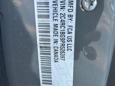 Used 2023 Chrysler Pacifica Touring-L image 60