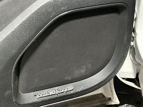 Used 2017 Nissan Titan SL image 19