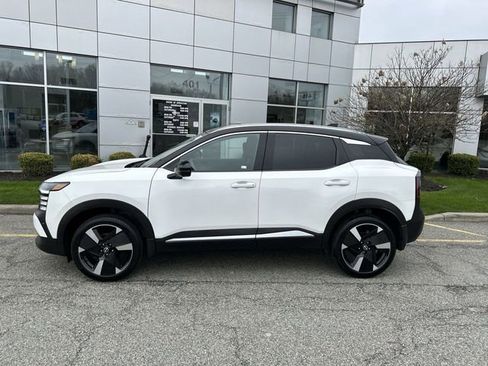 Used 2025 Nissan Kicks SR FWD image 5