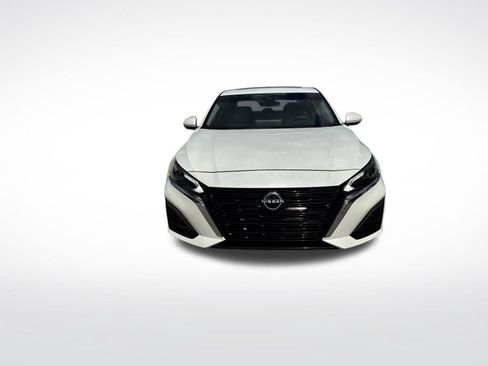 Used 2024 Nissan Altima 2.5 SL FWD image 3