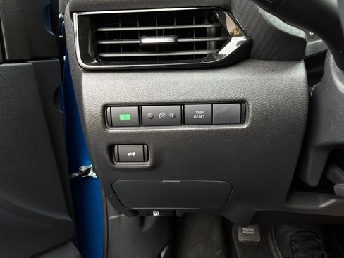 Used 2025 Nissan Sentra SV image 21