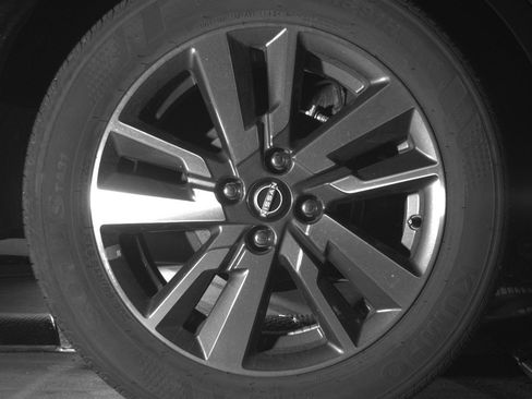 Used 2025 Nissan Versa SV image 15