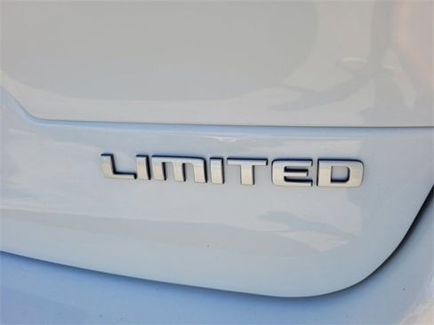 New 2025 Jeep Grand Cherokee L Limited image 13