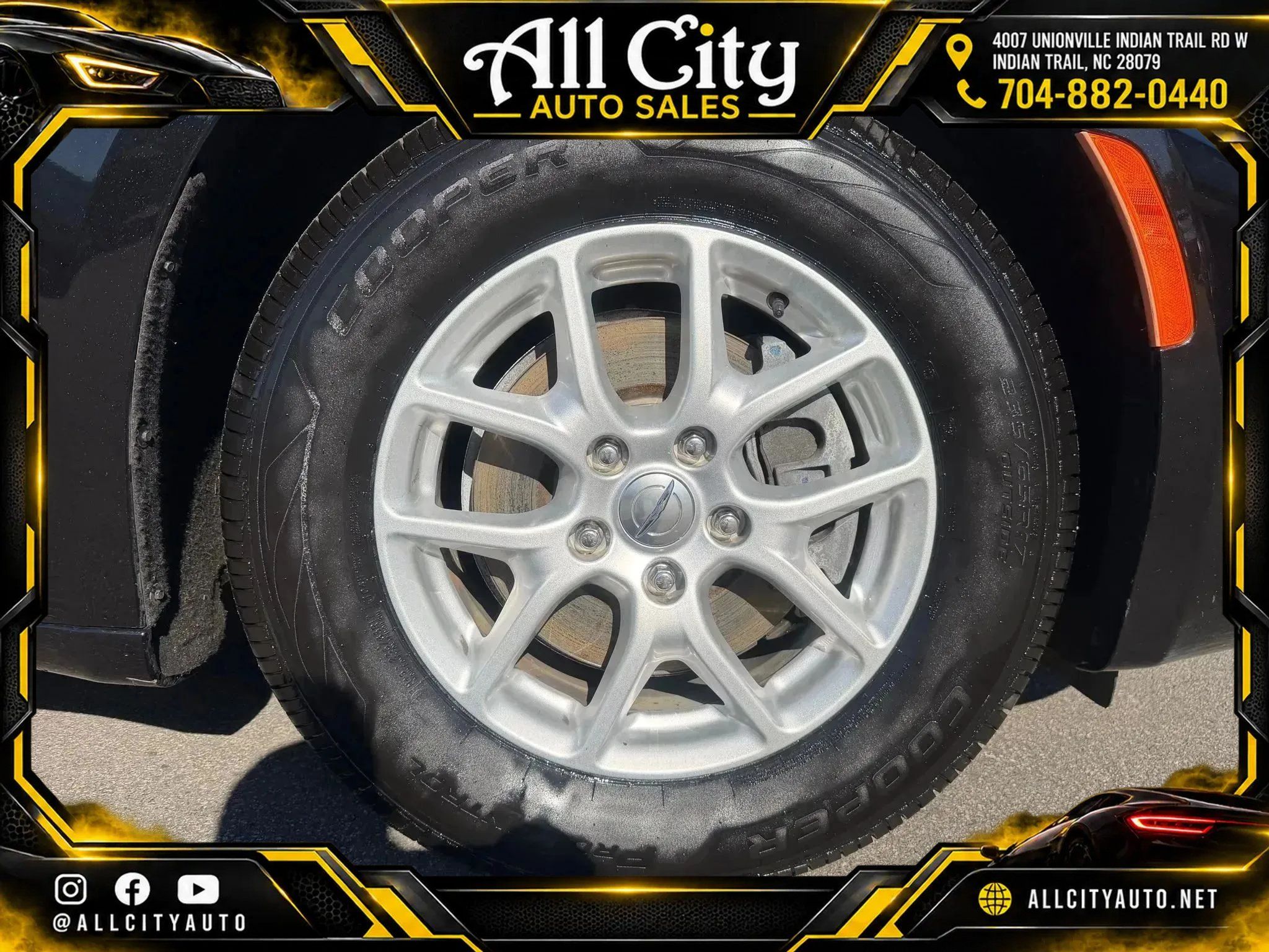 Used 2020 Chrysler Voyager Lxi FWD image 36