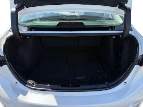 Used 2018 MAZDA MAZDA3 Touring FWD image 17
