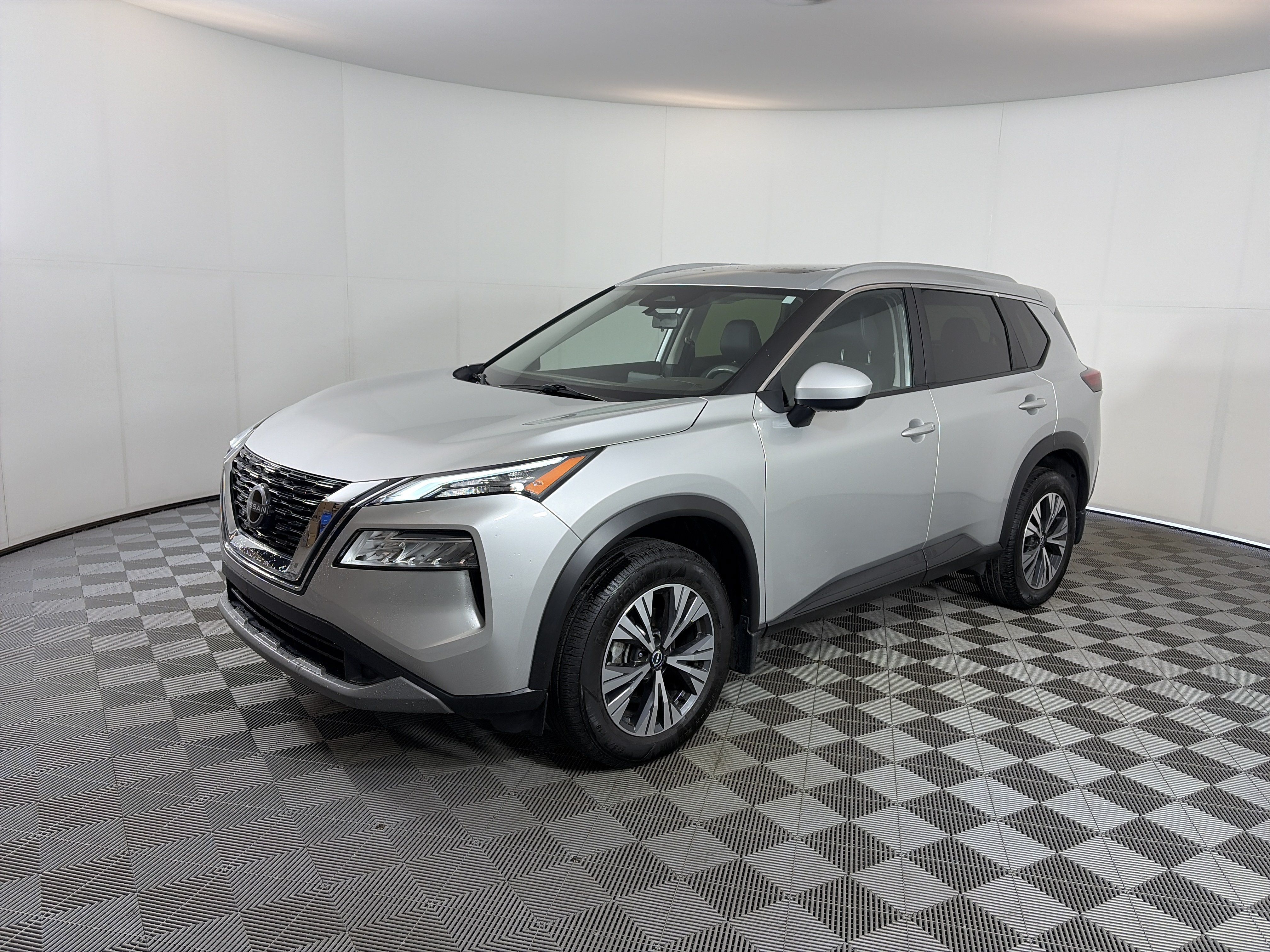 Certified 2023 Nissan Rogue SV w/ SV Premium B Package AWD/4WD image 2