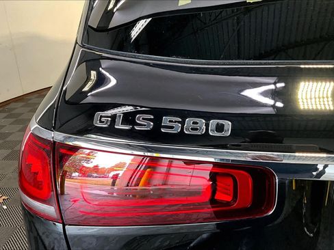 Used 2023 Mercedes-Benz GLS 580 4MATIC image 33