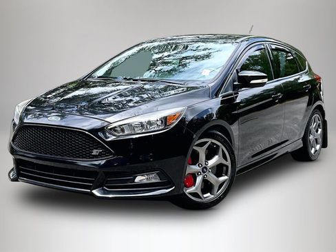 Used 2017 Ford Focus ST FWD image 1