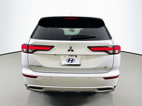 Used 2023 Mitsubishi Outlander SE image 6