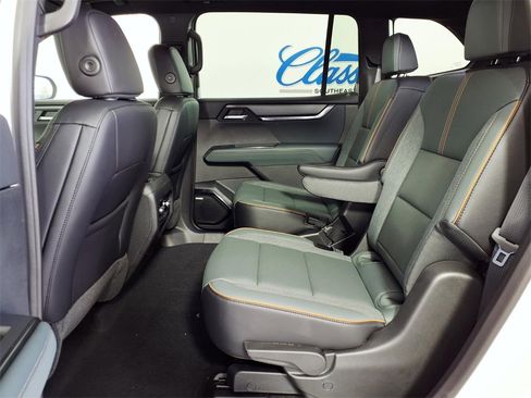 New 2026 GMC Acadia AT4 w/ Luxury Package image 8