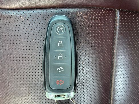 Used 2017 Ford Expedition Platinum RWD image 42