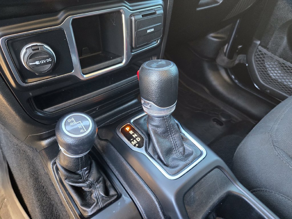 Used 2022 Jeep Wrangler Unlimited Sport AWD/4WD image 13