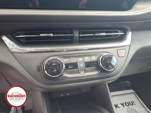 Used 2024 Buick Envista Preferred w/ Convenience II Package FWD image 11