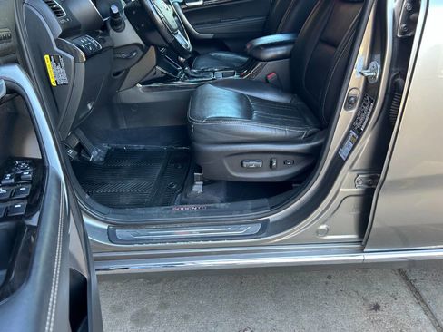 Used 2014 Kia Sorento SX w/ 3rd Row Package AWD/4WD image 12