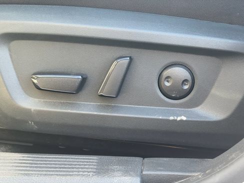 Certified 2025 Nissan Rogue SV image 16