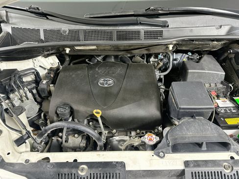 Used 2017 Toyota Sienna LE FWD image 32