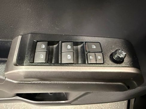 Certified 2023 Toyota Tacoma TRD Off-Road AWD/4WD image 11