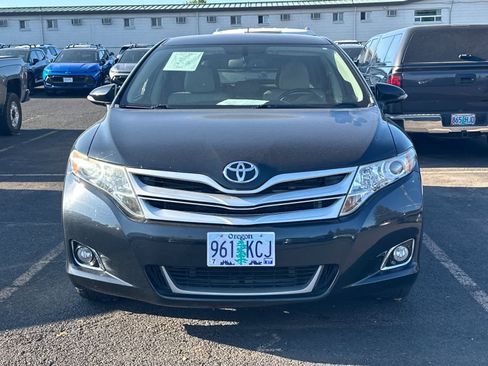 Used 2015 Toyota Venza LE AWD/4WD image 2