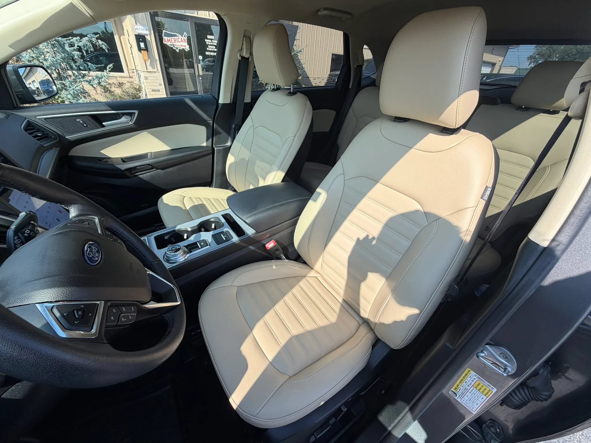 Used 2021 Ford Edge SEL FWD image 4