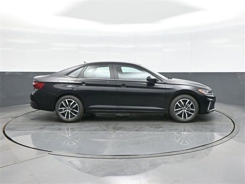 New 2026 Volkswagen Jetta SE image 8