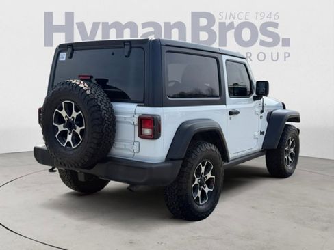 Used 2019 Jeep Wrangler Sport image 3